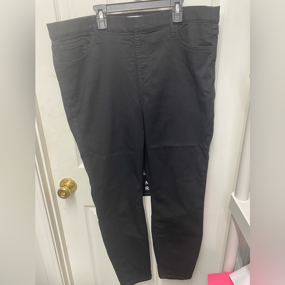 NWT MS Cello Black Size 2x Black slim fit jeans. TAGS CAME OFF